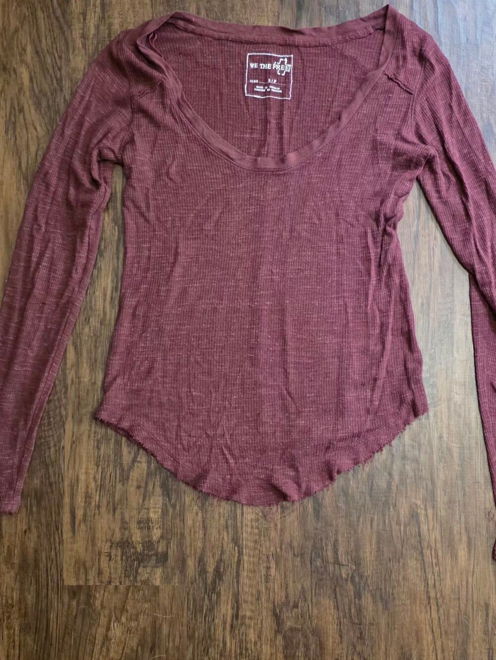 WE THE FREE Small semi share long sleeve Stretch top.